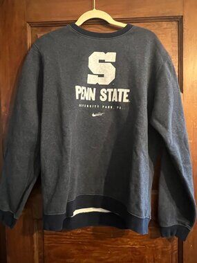 Nike Men's Penn State Nittany Lions Vault Logo Club Fleece Sweatshirt Size L
